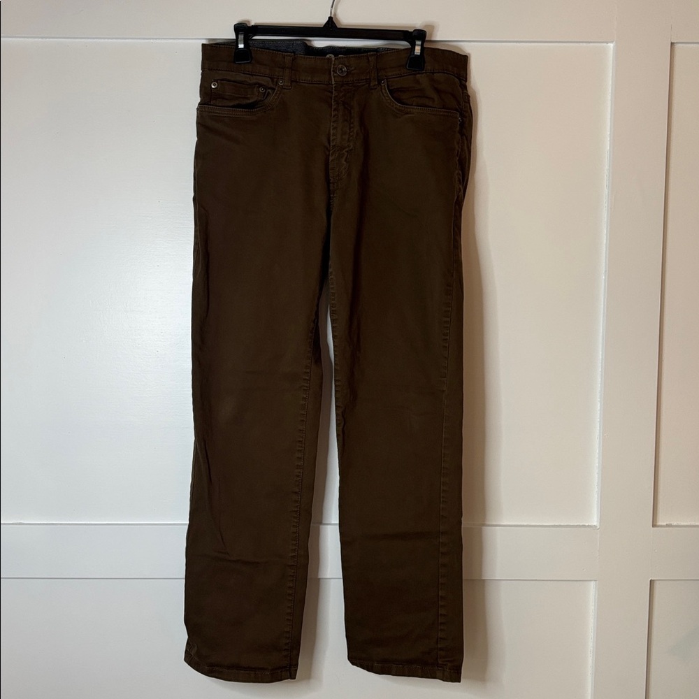 One Day Away Men's Brown Pants size 33x30 in great condition